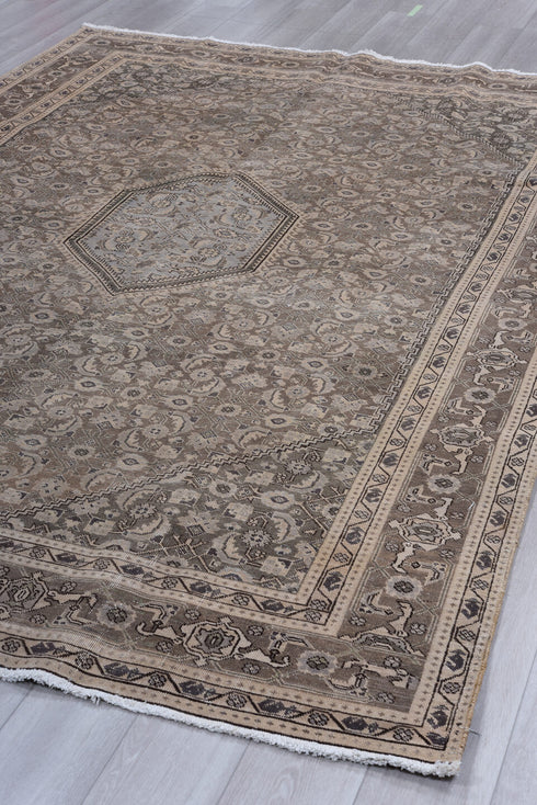Vintage Tabriz Area Rug (7' x 10')
